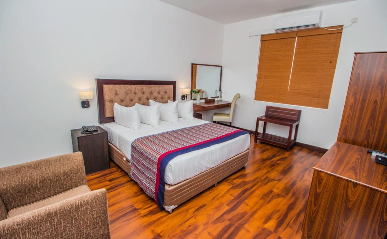 Pearl Royal Hotel, Colombo Exterior photo